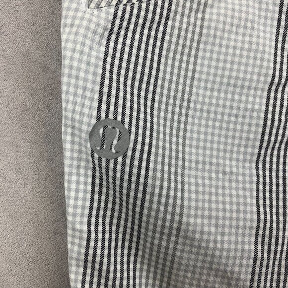 Lululemon Mens Shorts 38 White Plaid Chino Nylon Spandex Stretch 9" Inseam Golf - Picture 7 of 7